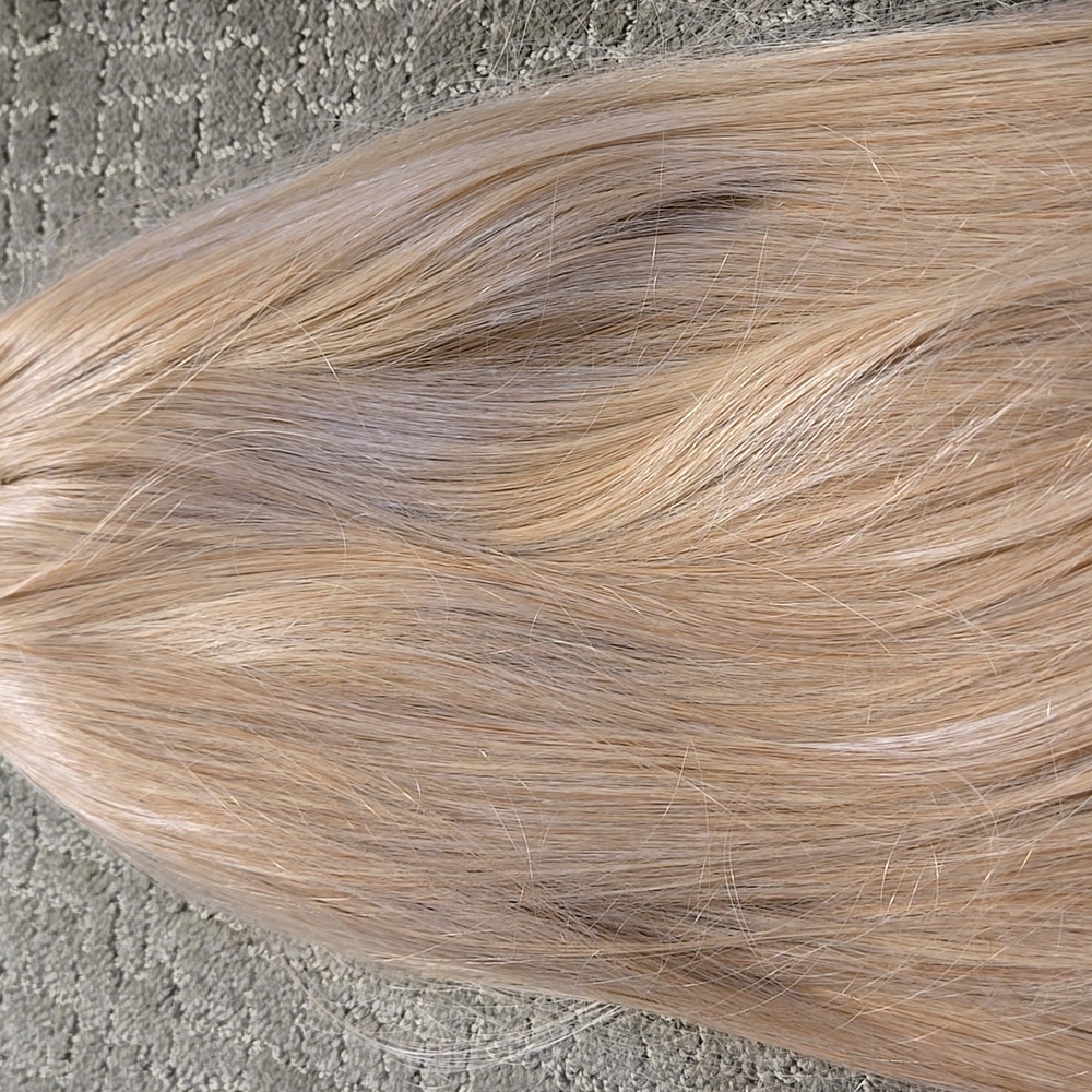 Insert Name Here Blonde Hair Uclip extension - Picture 6 of 7